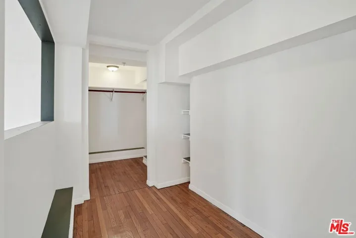 25 Arcadia Terrace 2, Santa Monica, California 90401