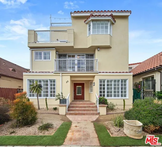 25 Arcadia Terrace 2, Santa Monica, California 90401