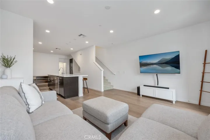 947 E Drapery Lane, Anaheim, California 92802