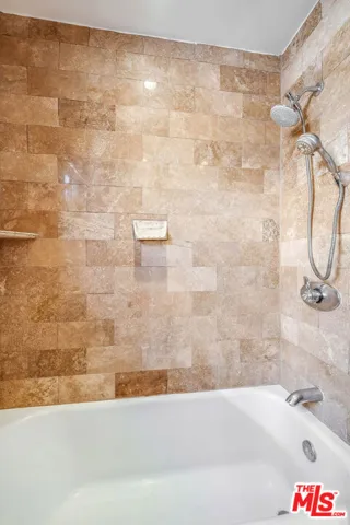 6630 W Moore Drive, Los Angeles, California 90048