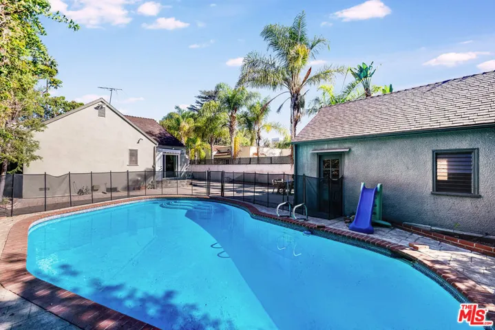 6630 W Moore Drive, Los Angeles, California 90048