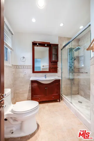 6630 W Moore Drive, Los Angeles, California 90048