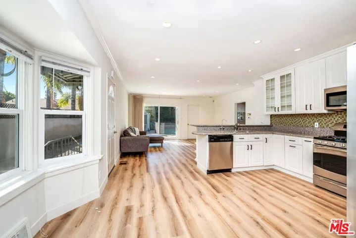 6630 W Moore Drive, Los Angeles, California 90048