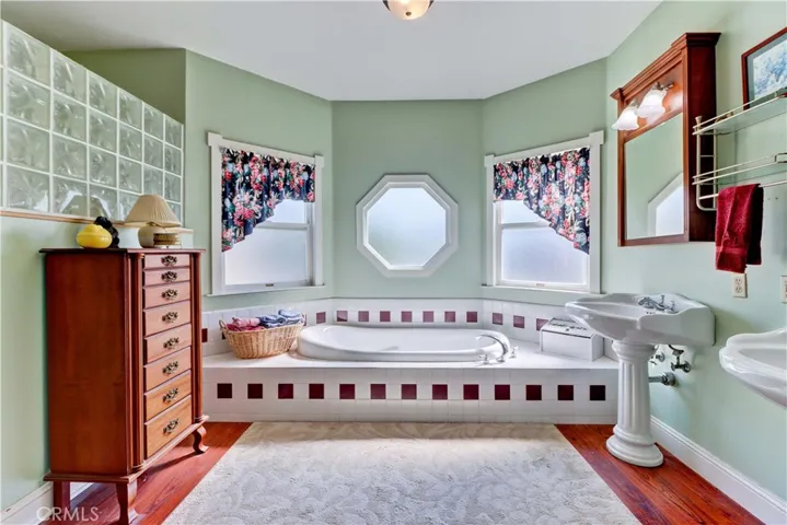 Grand Master bath