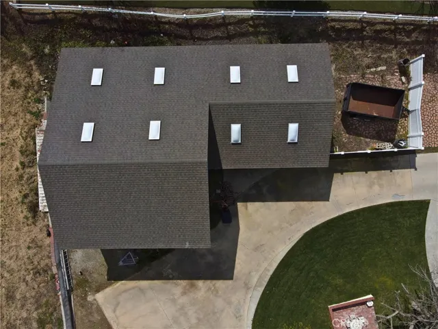 1900sf barn with sky lights and storage area