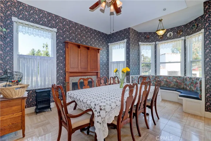 kitchen dining with fireplace