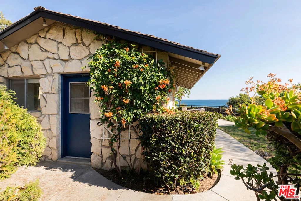 22535 Carbon Mesa Rd., Malibu, California 90265, 2 Bedrooms Bedrooms, ,1 BathroomBathrooms,Residential Lease,For Rent,Carbon Mesa Rd.,24359797