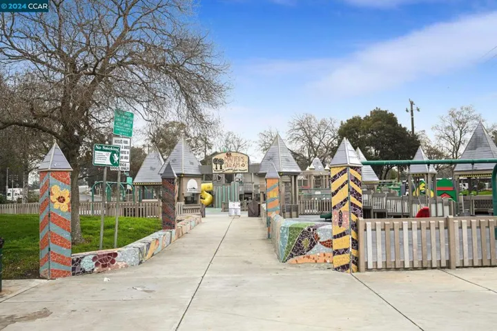 2065 Olivera Rd Unit B, Concord, California 94520