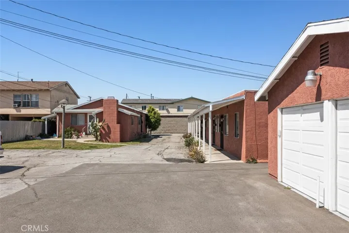 6923 Sherman Way, Bell, California 90201