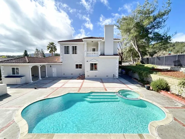 2035 Mantelli Drive, Gilroy, California 95020