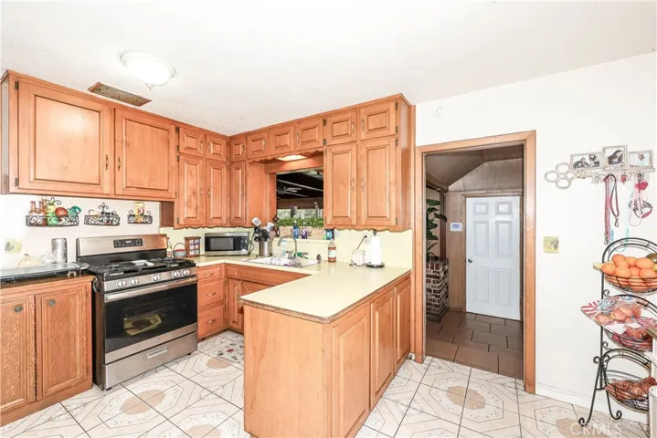 845 Main Street, Livingston, California 95334