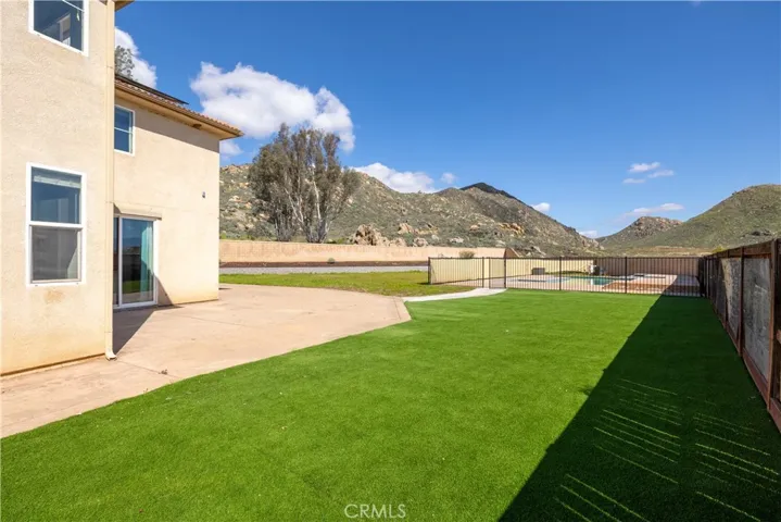 5862 Parkside Drive, Hemet, California 92545
