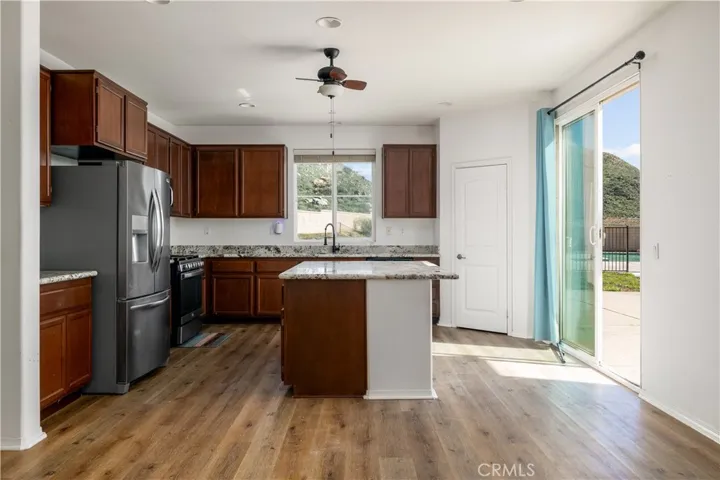 5862 Parkside Drive, Hemet, California 92545