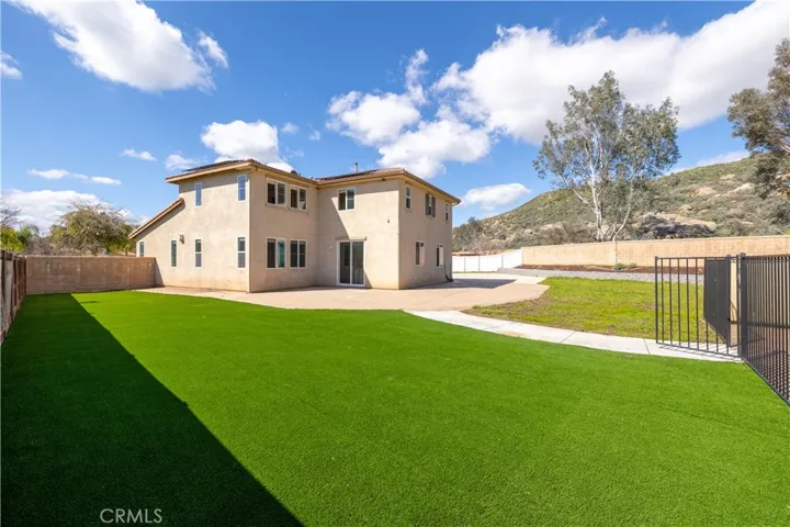 5862 Parkside Drive, Hemet, California 92545