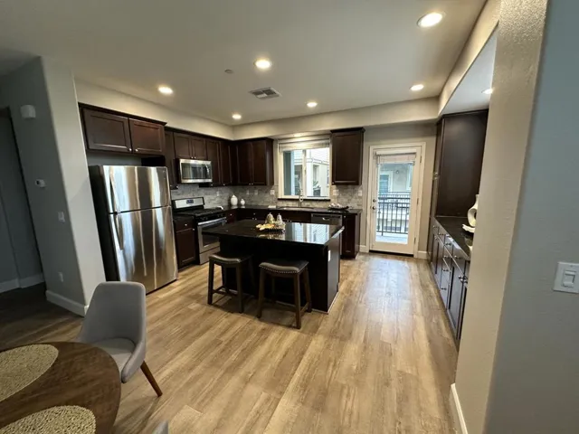 909 Tierney Place, Martinez, California 94553