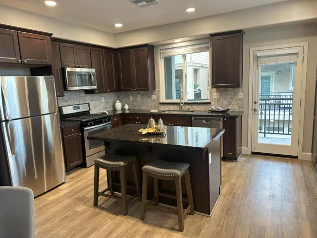 909 Tierney Place, Martinez, California 94553