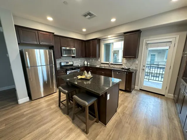 909 Tierney Place, Martinez, California 94553