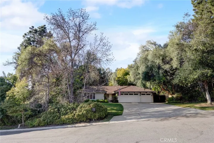 25111 Buckboard Lane, Laguna Hills, California 92653