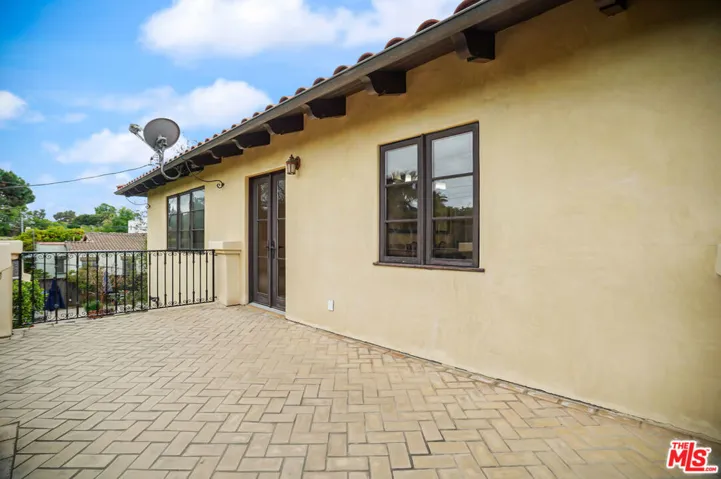 10618 Rountree Road, Los Angeles, California 90064