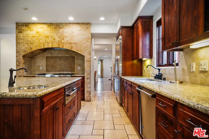 10618 Rountree Road, Los Angeles, California 90064
