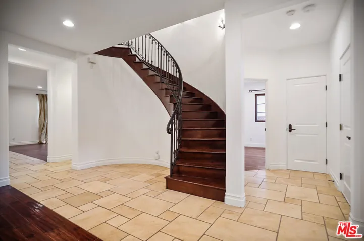 10618 Rountree Road, Los Angeles, California 90064