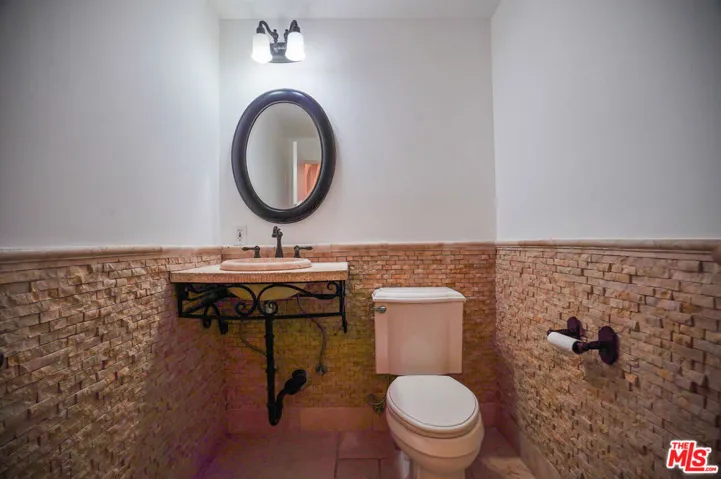 10618 Rountree Road, Los Angeles, California 90064