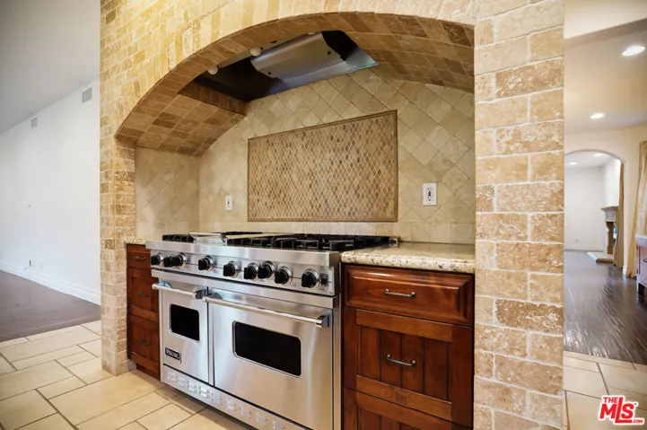 10618 Rountree Road, Los Angeles, California 90064