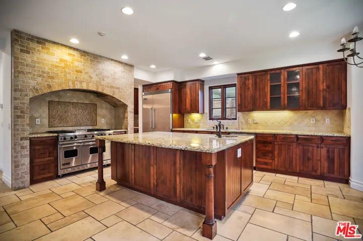 10618 Rountree Road, Los Angeles, California 90064