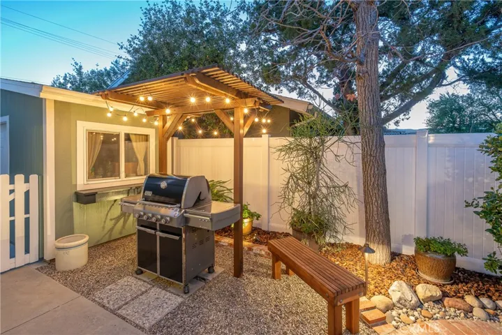 23313 Cohasset Street, West Hills, California 91304
