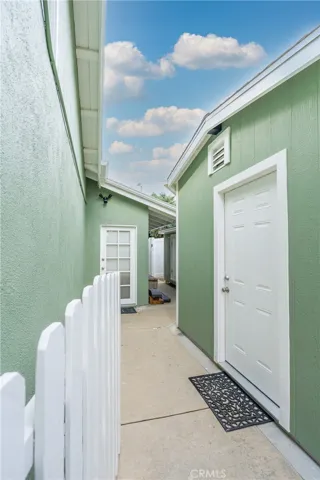 23313 Cohasset Street, West Hills, California 91304