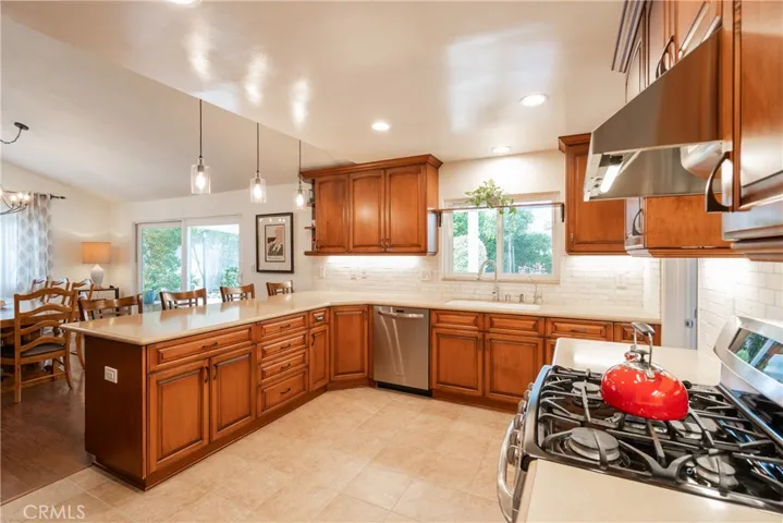 23313 Cohasset Street, West Hills, California 91304