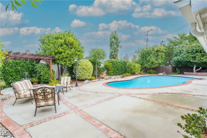 23313 Cohasset Street, West Hills, California 91304