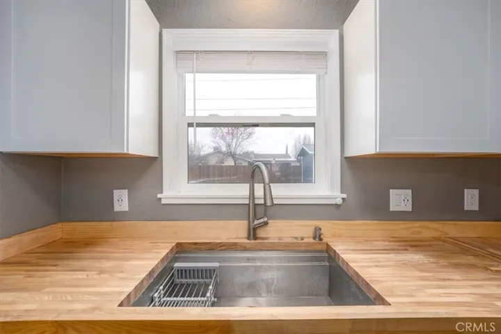 2442 Corona Street, Redding, California 96002
