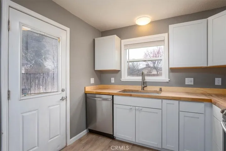 2442 Corona Street, Redding, California 96002