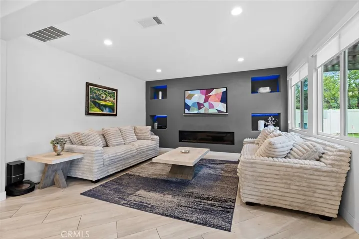 Custom art niches and TV niche!