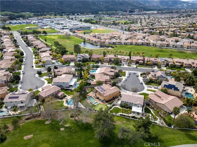 Short walk to Great Oak High School and Birdsall Sports Park!