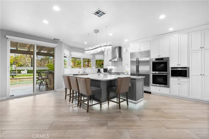 Built-in Miele double ovens and Thermador microwave!