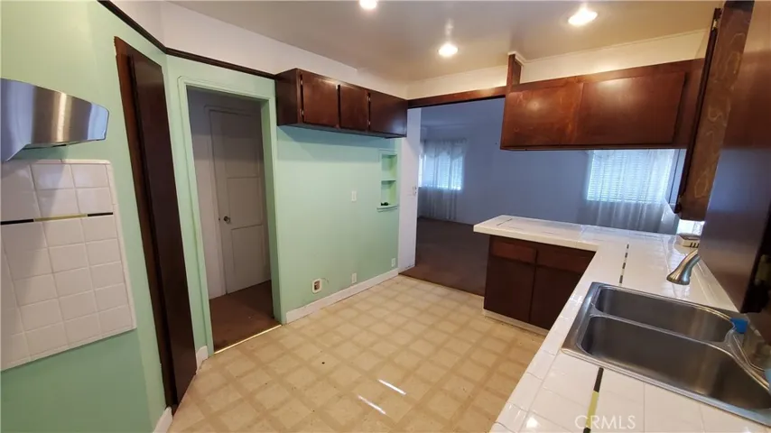 5827 Gaviota Avenue, Long Beach, California 90805