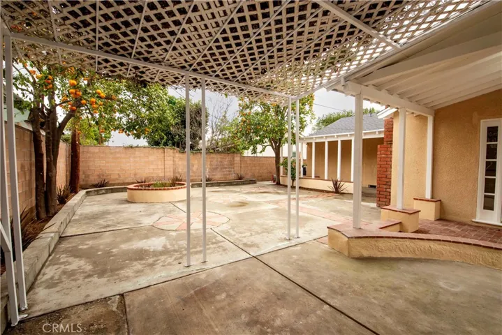 20749 Lull Street, Winnetka, California 91306