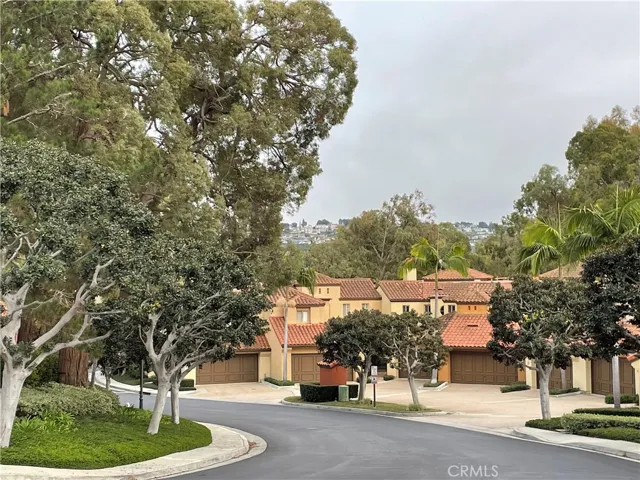909 Muirfield Drive, Newport Beach, California 92660