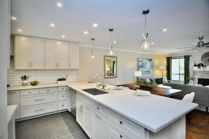 4467 Caminito Pedernal, San Diego, California 92117