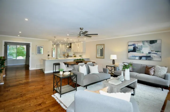 4467 Caminito Pedernal, San Diego, California 92117