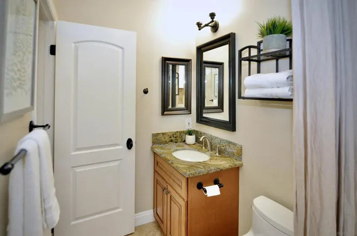 4467 Caminito Pedernal, San Diego, California 92117