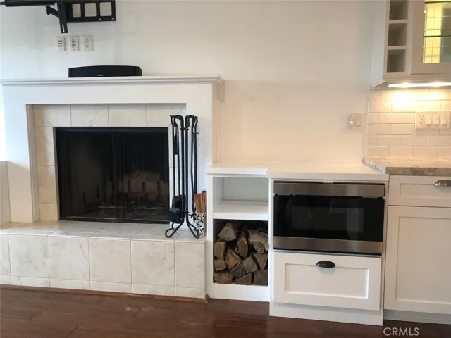Family room adjacent to kitchen. Convention Microwave drawer