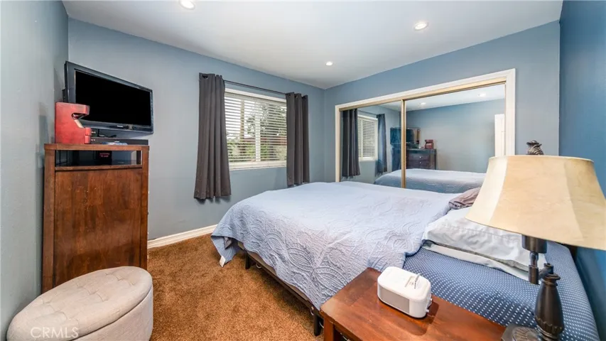 Master's Bedroom.