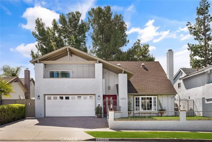 Welcome to 24472 Corta Cresta Drive.