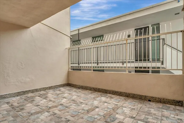 9520 W Olympic Boulevard 104, Beverly Hills, California 90212