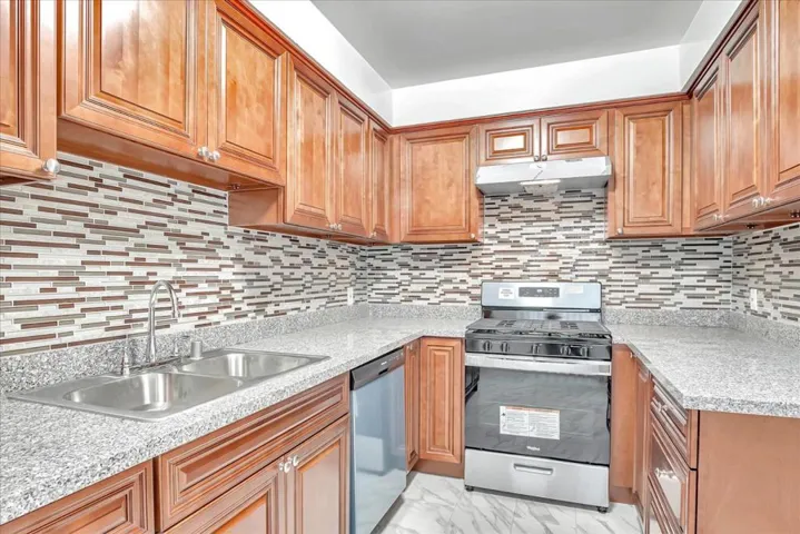 9520 W Olympic Boulevard 104, Beverly Hills, California 90212