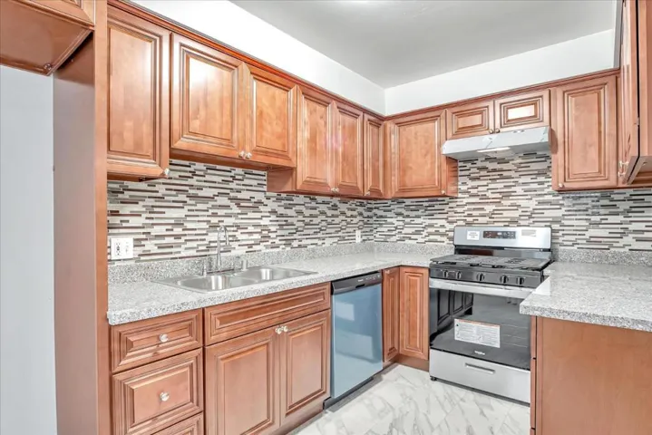 9520 W Olympic Boulevard 104, Beverly Hills, California 90212