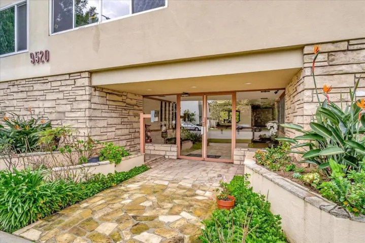 9520 W Olympic Boulevard 104, Beverly Hills, California 90212